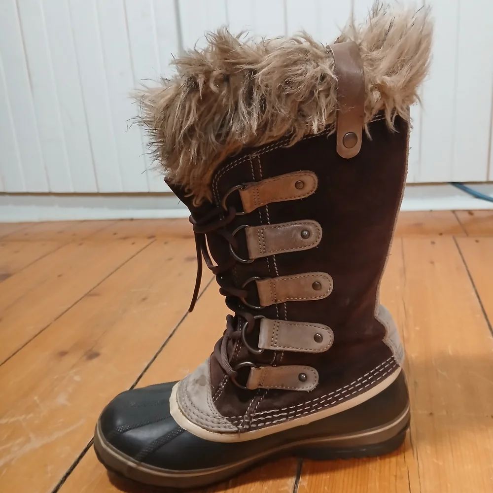 SOREL Joan of Artic Boots Brown Fur-Lined Women's Boots - Picture 2 of 9